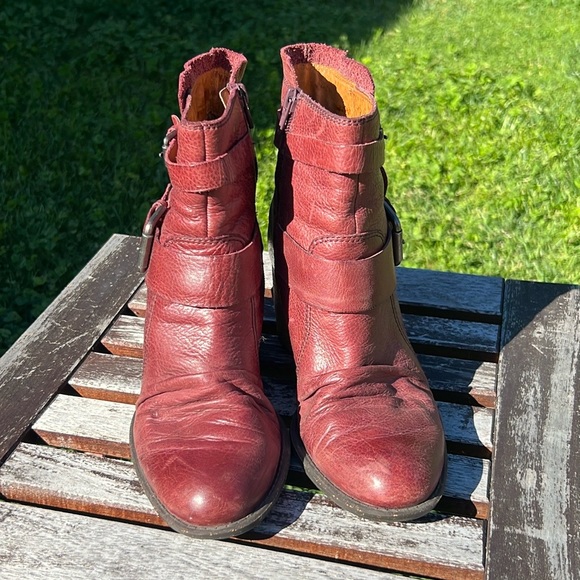 Naya Virtue Red leather boots size 7 - Picture 2 of 9